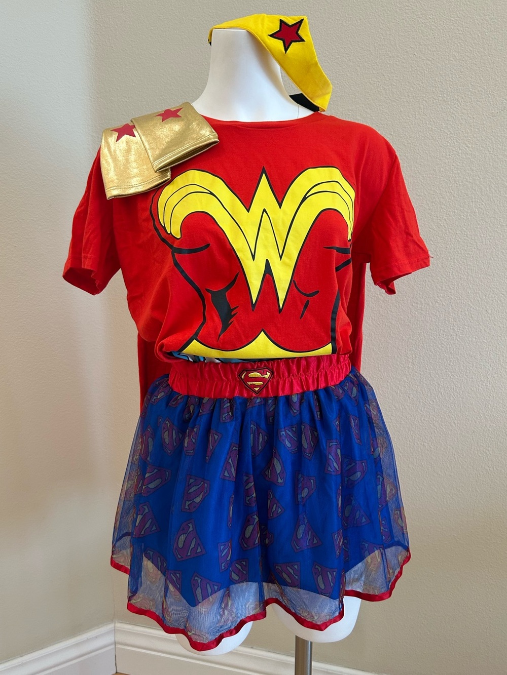 Wonder Woman Halloween Costume Medium Red Tee Shirt Blue Mini Skirt